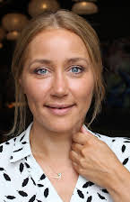 Ditte Ylva Olsen som 