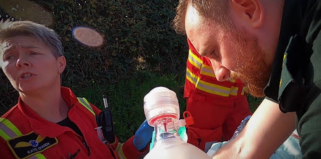 00:20: Ambulans: kod röd | TV12 | 12/19 2025