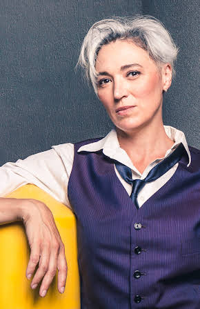 Elizabeth Laidlaw as 