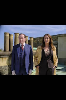 12:32: Profesor T (T2): Ep.2 Los asesinatos de la máscara | COSMO | 2/16 2026