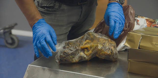 22:20: Toll | TV 2 Zebra | 11/13 2025