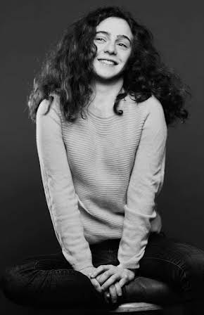 Zoé Besmond de Senneville as 