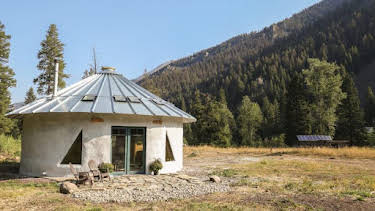 1:00 PM: Building Off The Grid (S5) | Discovery Channel | 4/3 2026