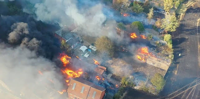 1:25 AM: World's Deadliest Weather: Caught on Camera | Paramount | 12/23 2025