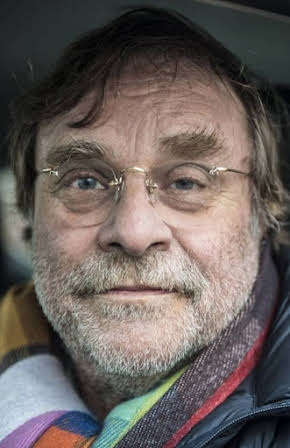 Lars Knutzon as 