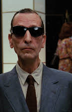 Alex Serra como Mr. Pitou