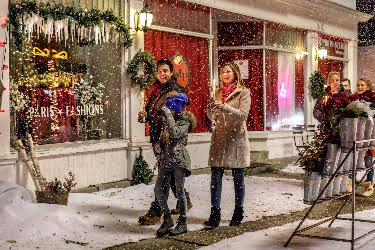 10:15: Love You Like Christmas | Kanal 5 | 10/17 2026