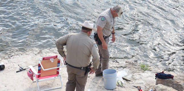 12:10: Lone Star Law  (S5 E4) (S5) | Animal Planet | 2/18 2026