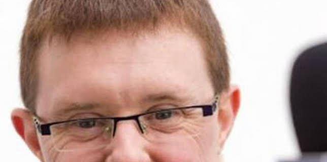 00:16: Per què volen els avions?: Per què el futbol mou tantes passions? | Canal 33 | 2/17 2026