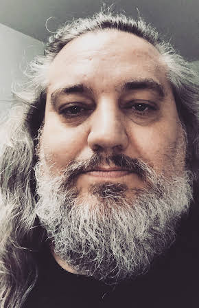 Adrián Fonseca as Camarero El General