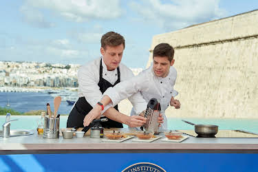 20:00: Mix Up in the Mediterranean | Kanal 11 | 4/22 2026