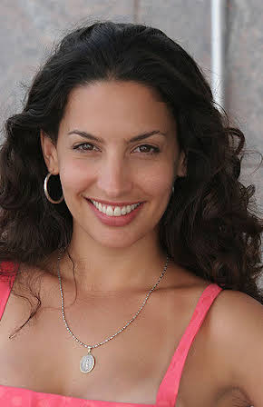 Laura Ramos as 