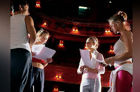 Mastering Stage Presence: How to Present to Any Audience: Stage Movement Savvy