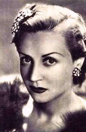 Lise Delamare as 