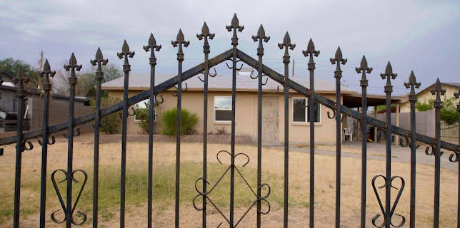 04:55: Die Home-Makeover Challenge - Fix it, Flip it, Sell it | Sixx | 11/30 2025