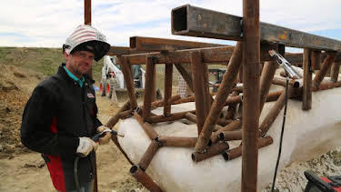 11:00 AM: Dino Hunters (S1) | Discovery Channel | 4/2 2026