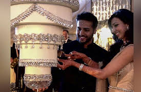 Crazy Cakes, Season 1: Out-of-This-World Cakes