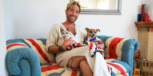 8:00 AM: Bargain-Loving Brits in the Sun (S11 E7) (S11) | 5 Star | 1/27 2026