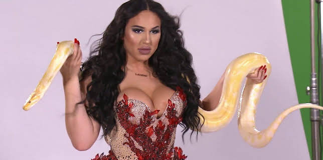 00:00: Verpfuscht - Ein Fall für die Beauty-Docs | Sixx | 1/24 2026