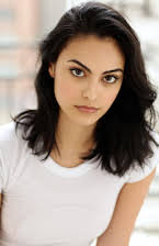 Camila Mendes som 