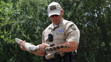 13:10: Lone Star Law  (S3 E3) (S3) | Animal Planet | 12/31 2025