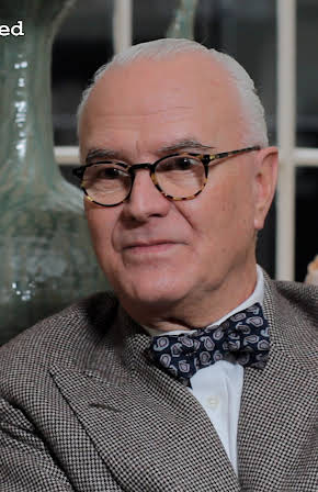 Manolo Blahnik as 