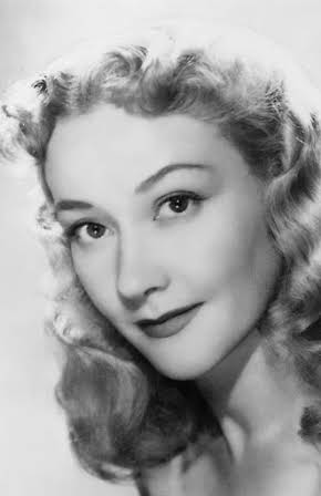 Dody Goodman as 