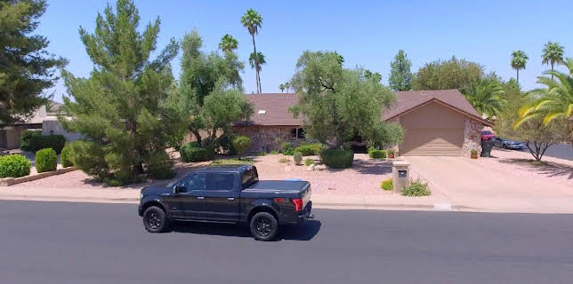 02:55: Die Home-Makeover Challenge - Fix it, Flip it, Sell it | Sixx | 12/24 2025