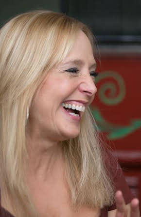 Holly Fulger as Aunt Judy