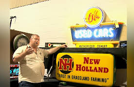 Auction Insider Bid America: Things That Glow