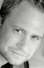 Simon Billig como Lt. Col. Billig