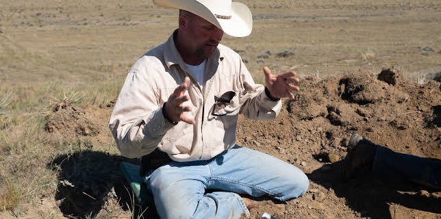 15:14: Dino Hunters (S1 E2) (S1) | Discovery Science | 11/3 2025