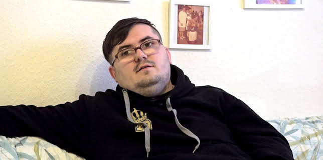 03:45: Hartz und herzlich - Tag für Tag Benz-Baracken | RTL 2 | 2/3 2026