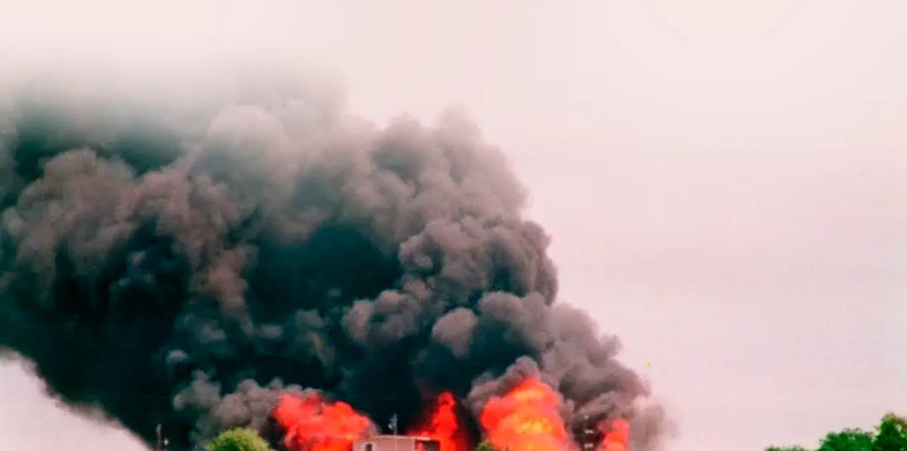 Waco: The Rules of Engagement (1997)