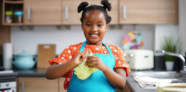 12:05 PM: My World Kitchen (S3) | Cbeebies | 12/4 2025