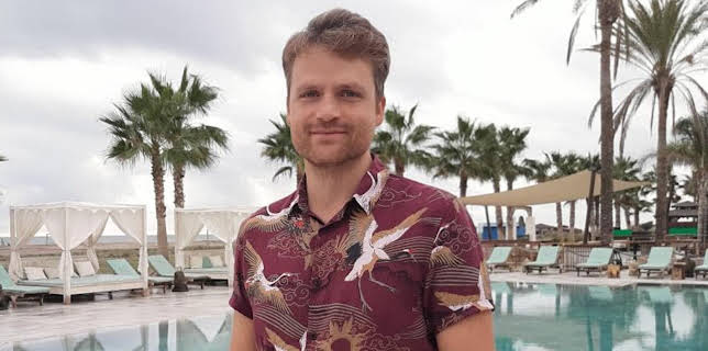 3:00 PM: A Place in the Sun | Channel 4 | 1/14 2026