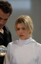 Sharon Hinnendael as 