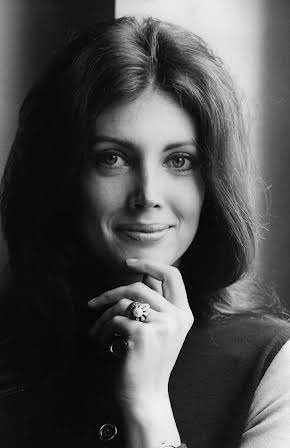 Gayle Hunnicutt as 
