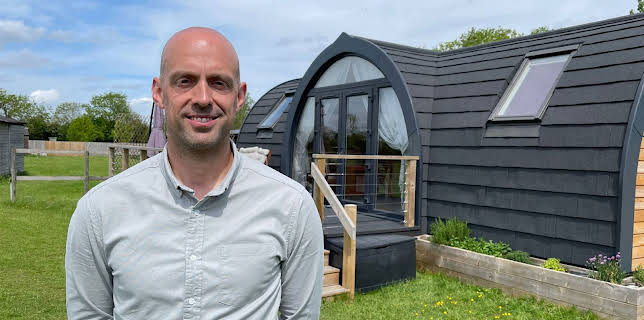 3:00 PM: Four in a Bed | Channel 4 | 8/10 2025