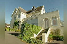 House Hunters International: Volume 1: To Cork with Luck