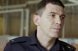 Den hederliga polisen: Avsnitt 11