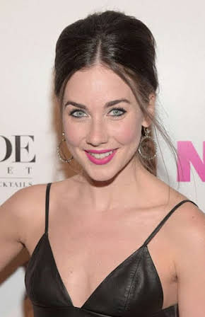 Lyndon Smith as 