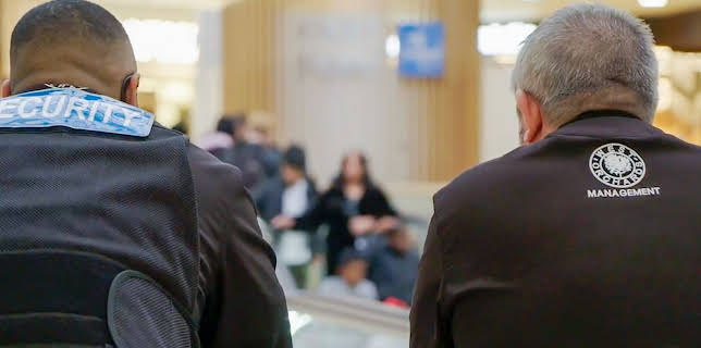 10:00 AM: Shoplifters & Scammers: At War... (S1 E13) (S1) | 5 Star | 2/4 2026