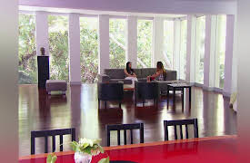 Selling LA Season 1: A Youthful Approach