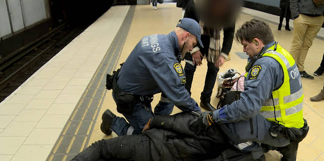 23:50: T-banen Stockholm (S5 E6) (S5) | MAX | 3/2 2026