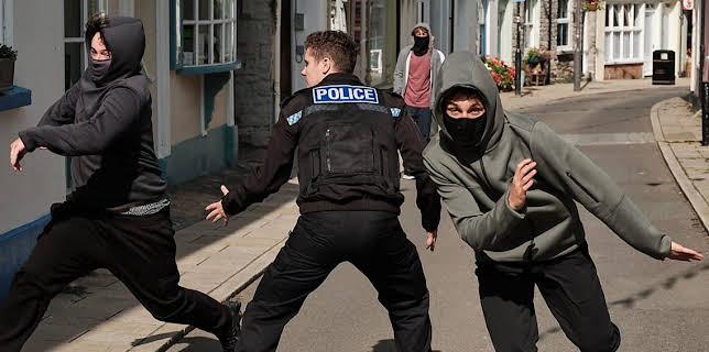 8:00 PM: Beyond Paradise (S4 E1) (S4) | BBC One Channel Islands | 3/27 2026