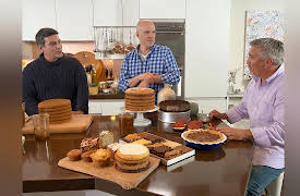 Paul Hollywoods Pies & Puds: Buffalo Steak and Ale Pie