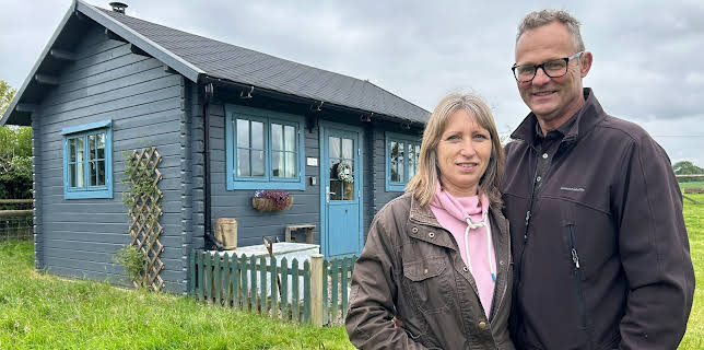 7:25 PM: Four in a Bed | More 4 | 12/20 2025