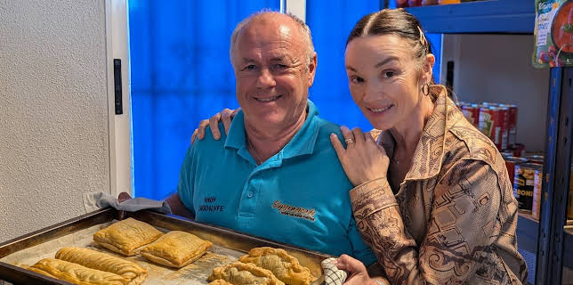 8:00 AM: Bargain-Loving Brits in the Sun (S14 E9) (S14) | 5 Star | 12/5 2025