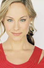 Alyshia Ochse como Cece